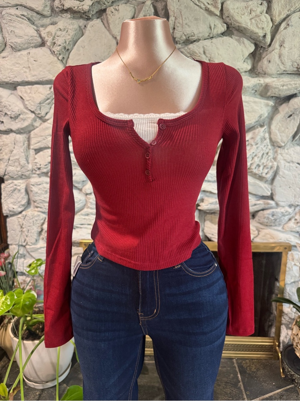 Ribbed Scoop Neck Long-Sleeve Top in Burgundy